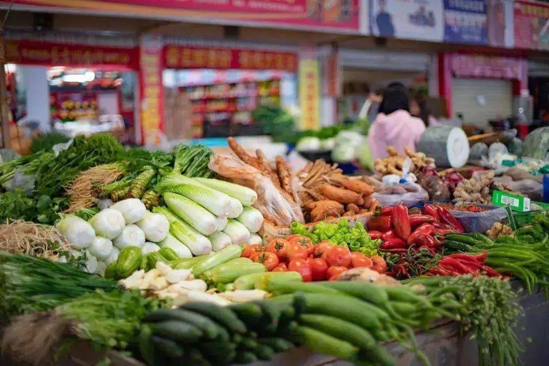 走！一起去逛菜市場